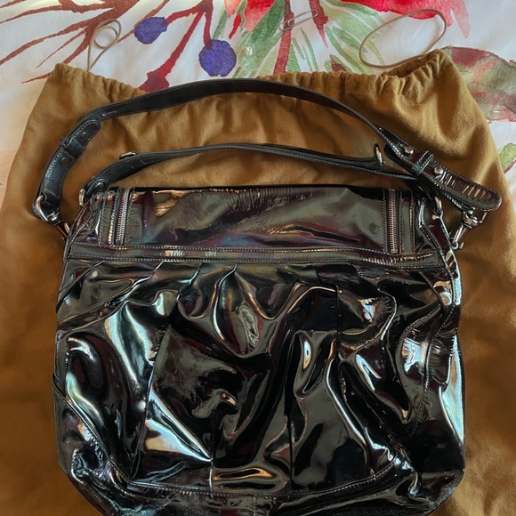 Gucci Iridescent Patent Leather Icon Bit Shoulder Bag - Picture 5 of 8